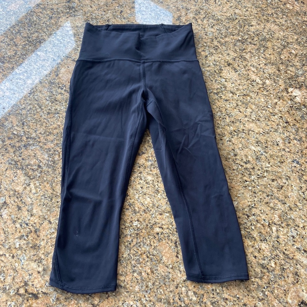 lululemon black cropped leggings
